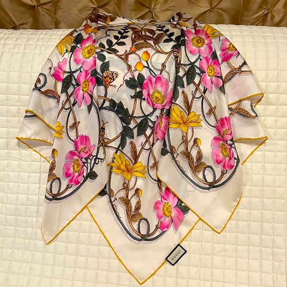 GUCCI Flora Scarf Large Flower Silk White/Berry - Picture 5 of 11